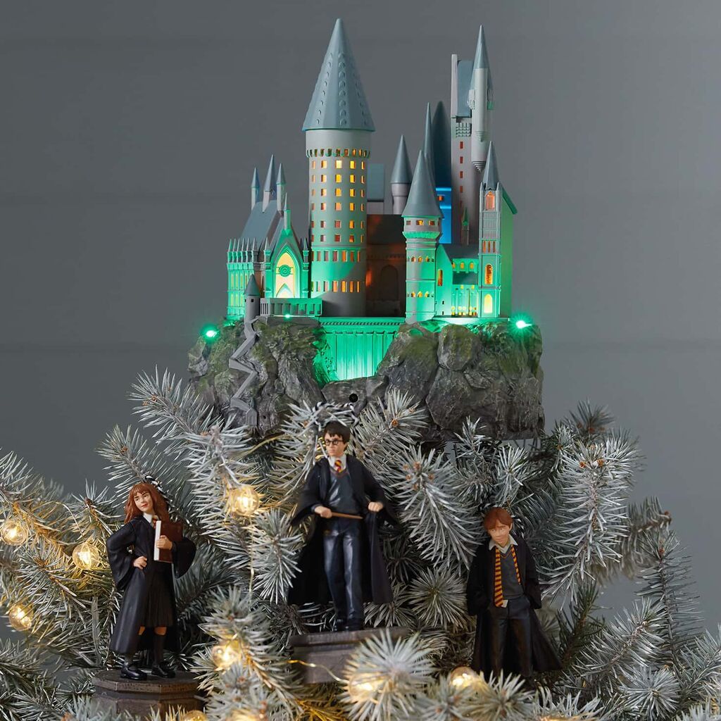 This Hogwarts Christmas Tree Topper Is Every ‘Harry Potter’ Fan’s Dream