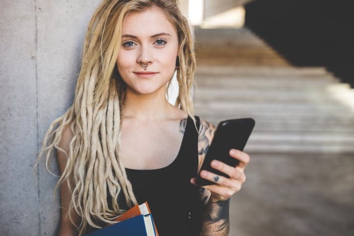 10 Signs Social Media Is Messing With Your Self-Esteem