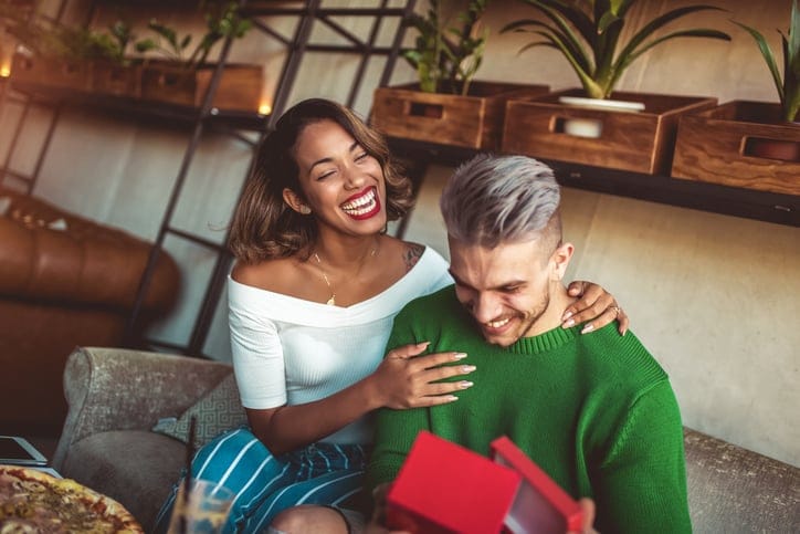13 Signs Someone Is Actually Flirting With You And Not Just Being Friendly