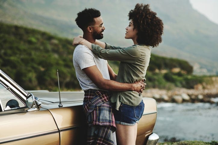 Subtle Signs You’re Dating A Commitment-Phobe