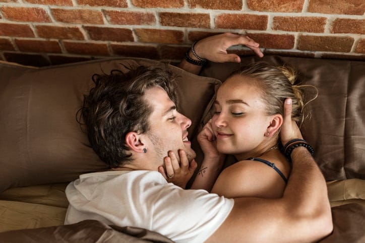 10 Awkward Things That Happen During a One Night Stand