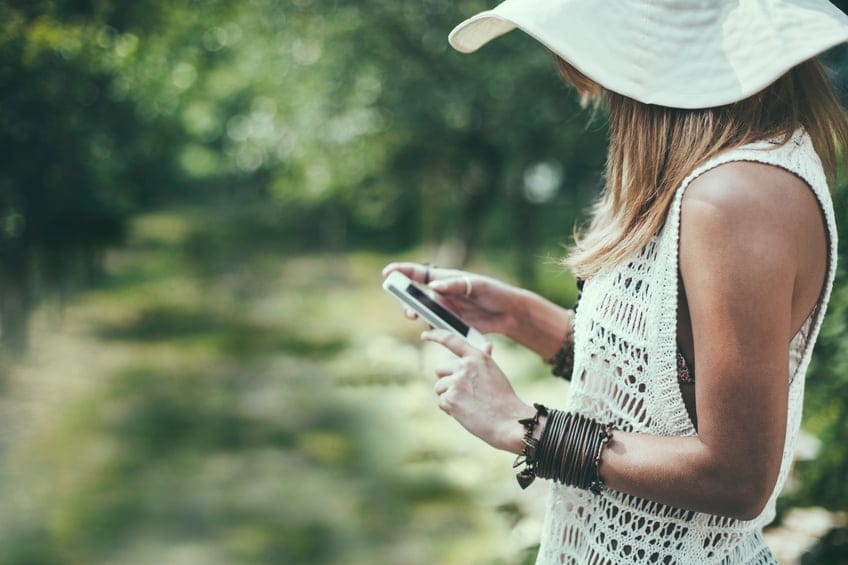 Texting Isn’t Dating — How To Get Him Off Your Phone & Into The Real World