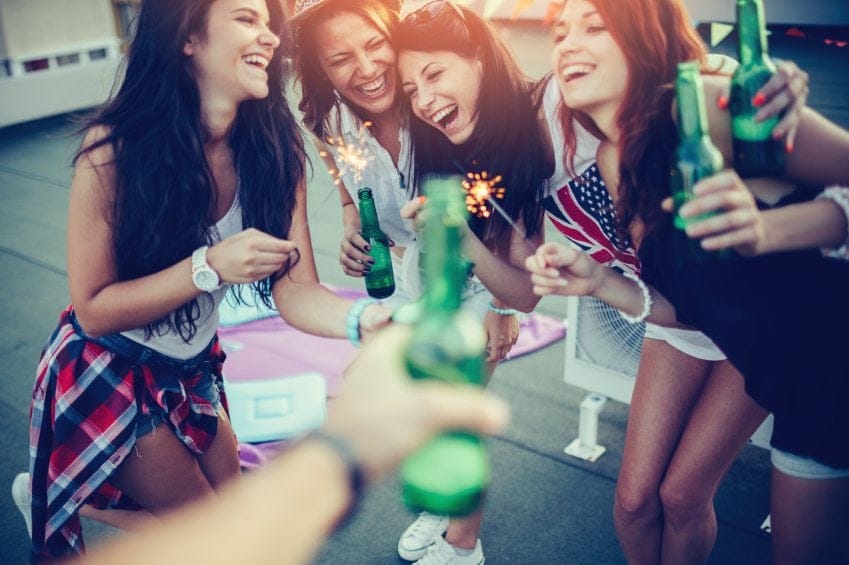 12 Things To Do On Girls’ Night If You’re In A Relationship