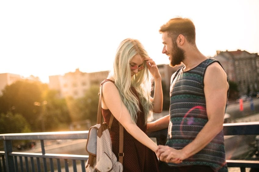 Crazy Thoughts Every Woman Has Before A First Date